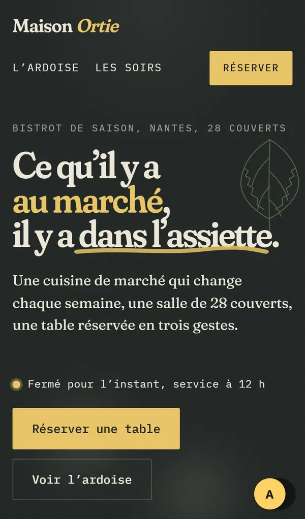 Page d’accueil de Maison Ortie, bistrot fictif, affichée sur un téléphone